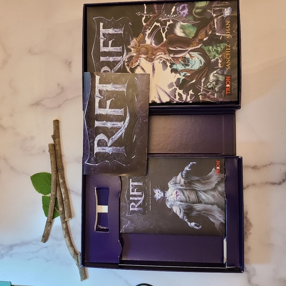 Rift boxed set, 2 disc's, hardcover book and poster. Excellent condition. - Picture 6 of 7